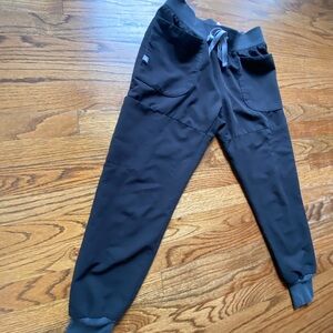 SOLD. FIGS Jogger Scrub Pants Black XS Petite | Drawstring Cargo Pockets